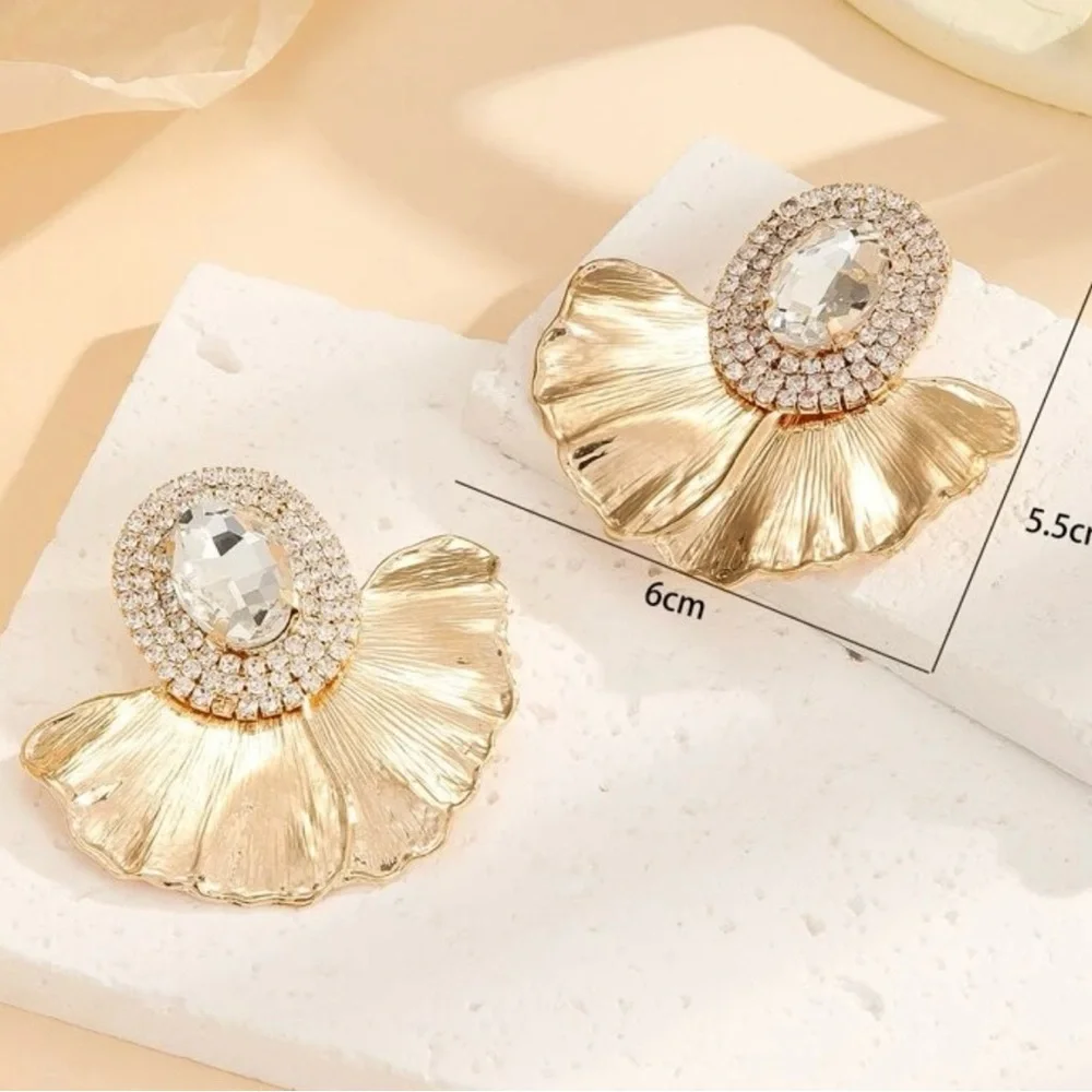 Elegant Gold and Silver Statement Earrings - Picture 2 of 3